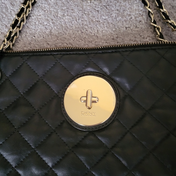 Vintage Leather Quilted Black Bag - Picture 2 of 8